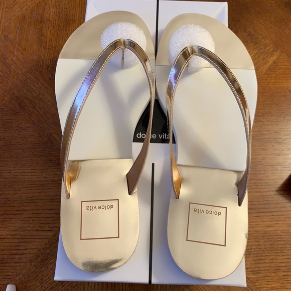 Dolce Vita Light Gold Metallic Stella Sandals - Picture 4 of 6